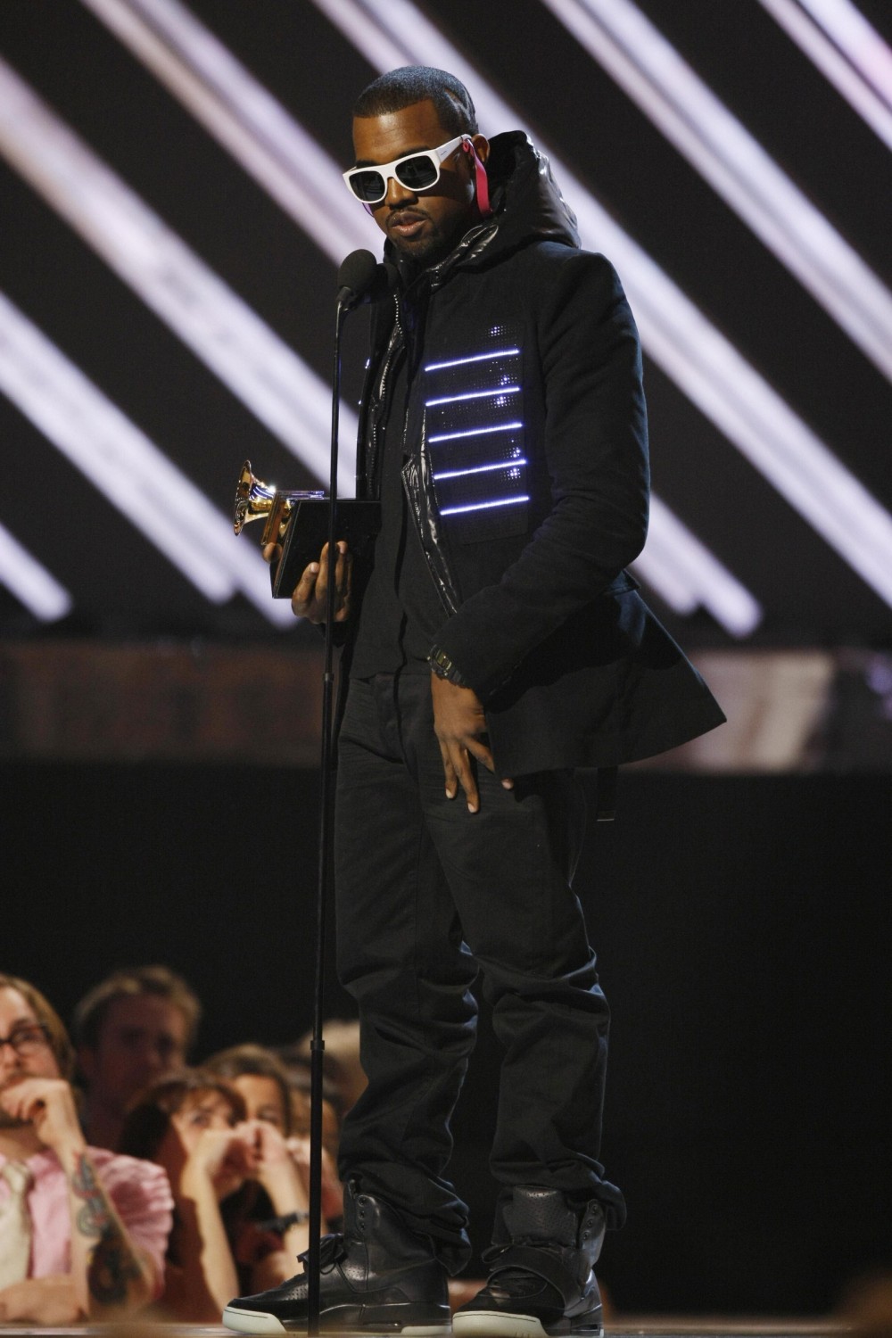 Kanye West at the 2008 Grammys in his sneakers