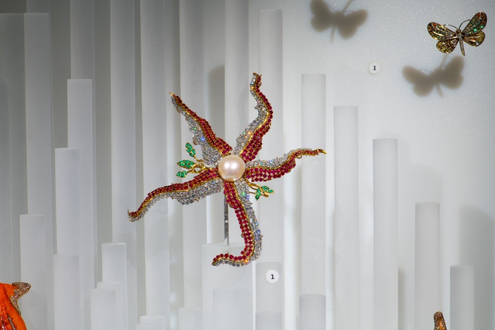 Dal's starfish brooch owned by Rebekah Harkness.